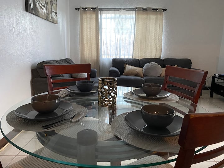 Entire house, a floor very close to intl bridges. Houses for Rent in