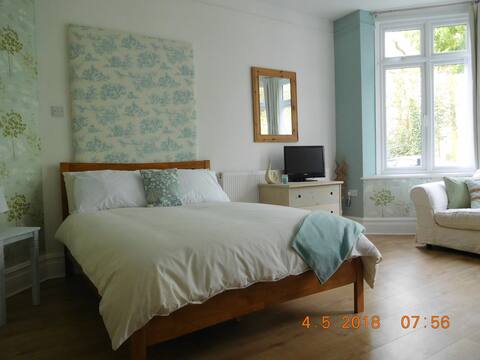 INCANT0 BY THE SEA   - Sleeps 4 - 250 mts to beach