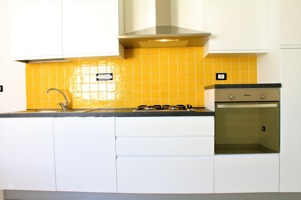 Cucina attrezzata con lavastoviglie