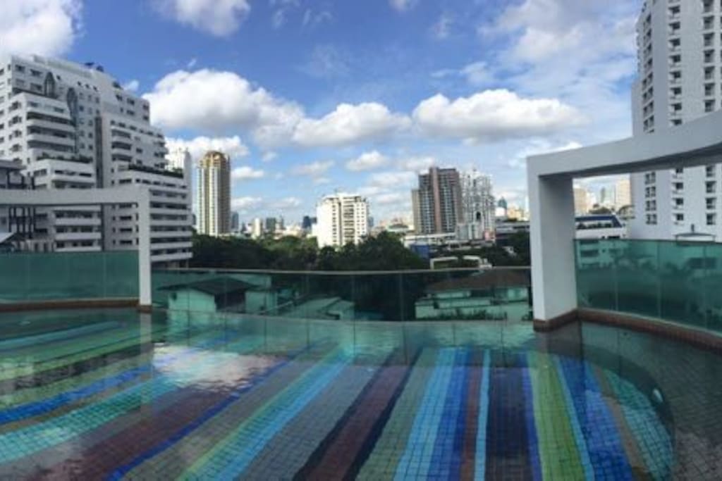 Rooftop Pool (day)