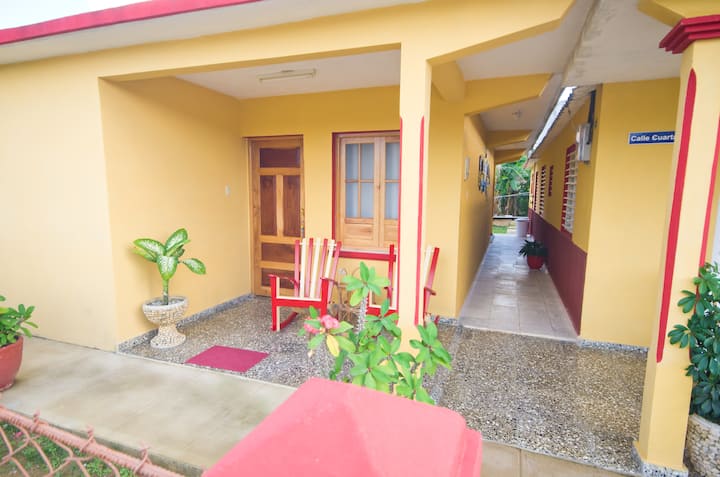 Yakelin and Luisito House (2 Bedrooms) & WIFI