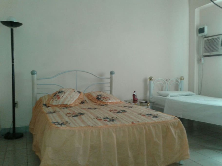 El Cuarto/ The Bedroom