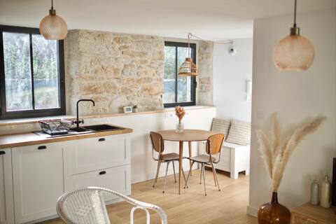 Beautiful terrace apartment in the heart of Pont l 'Abbé