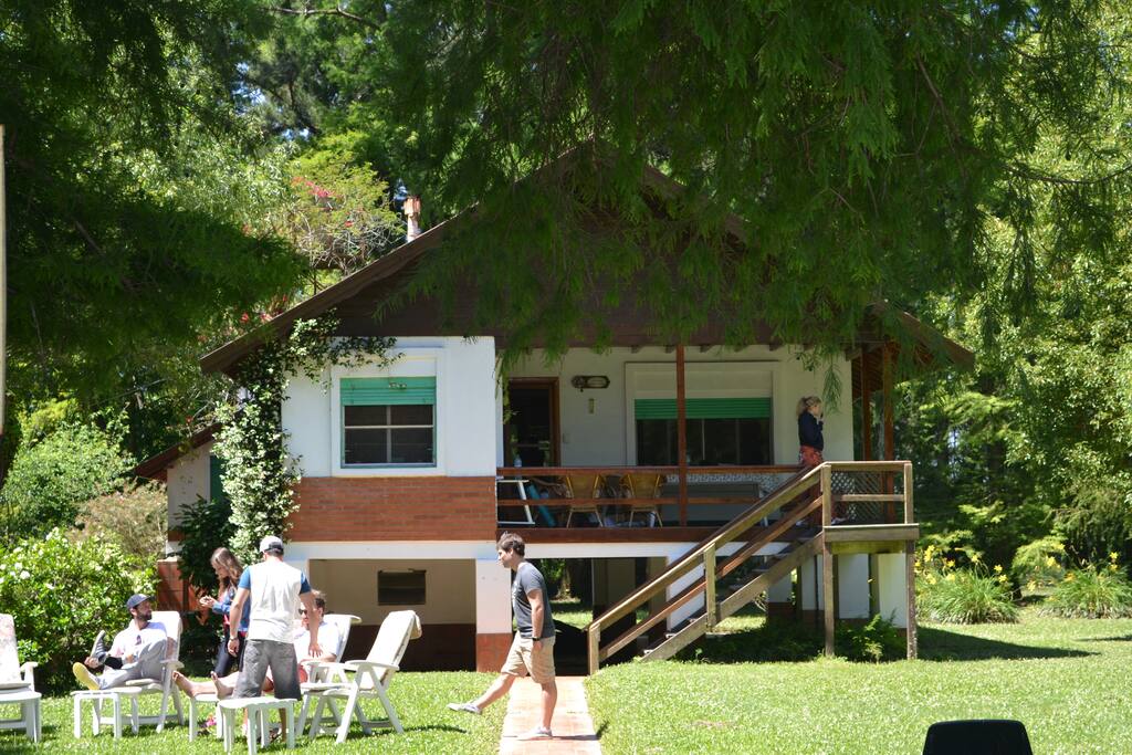 Casa principal con capacidad para 4/5 personas con dos cuartos, un bano y cocina
