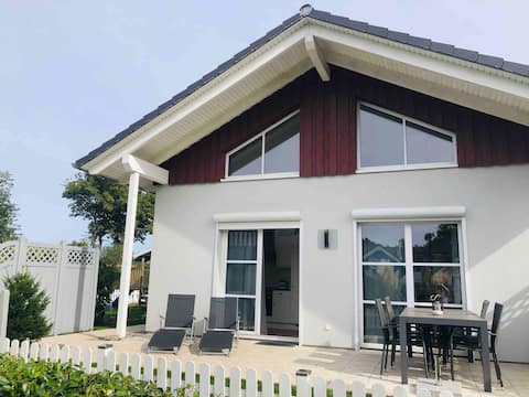 meinstrandhaus with sea view