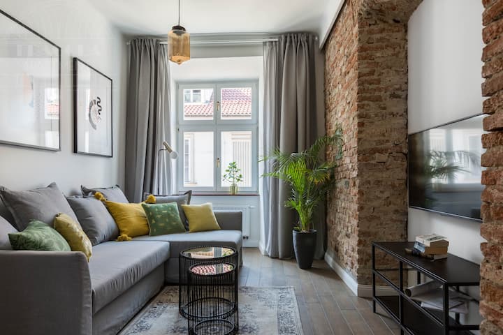 Charming 1br Near Wawel Castle W/ Kitchenette - Krakow