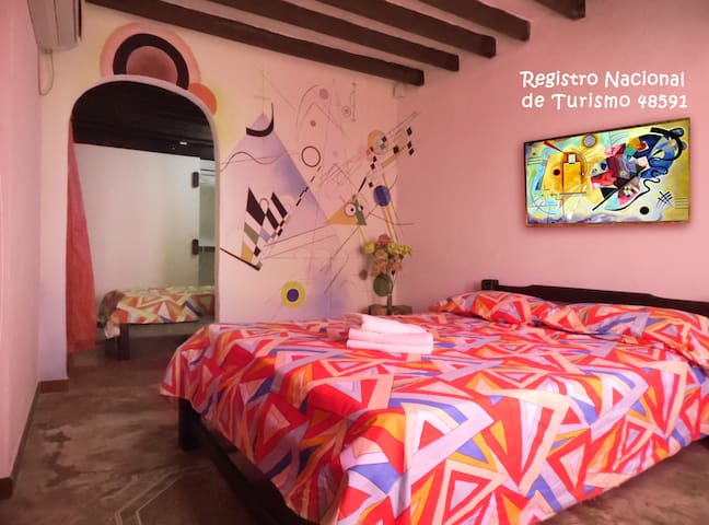 Spacious and comfortable room 50 mt from the sea