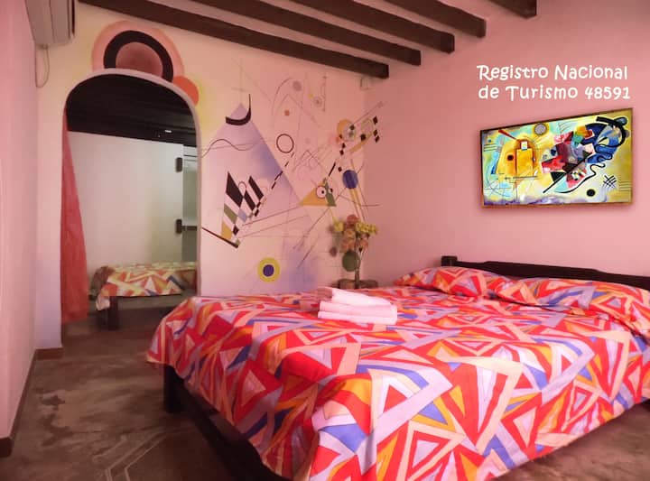 Spacious and comfortable room 50 mt from the sea