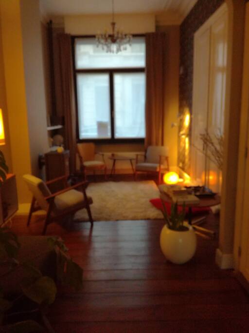 sitting area with fireplace