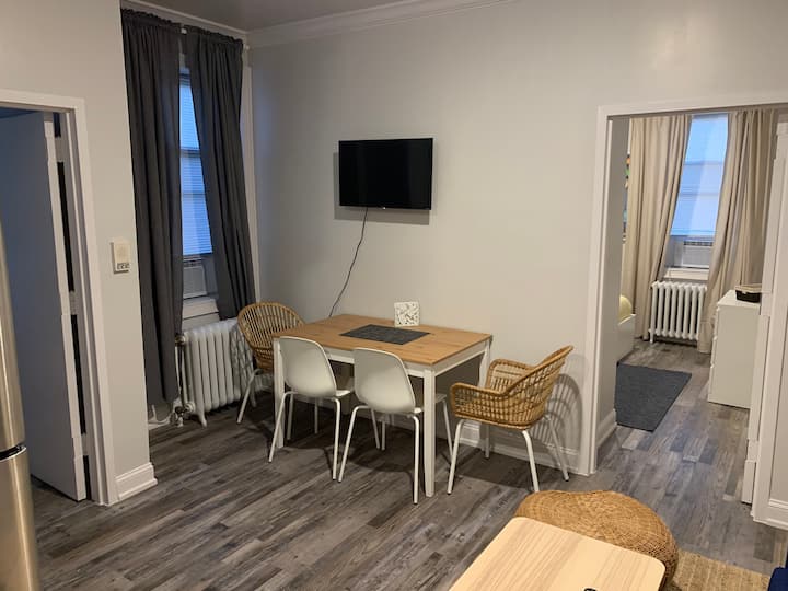 Urban and Cozy Apartment super close to NYC