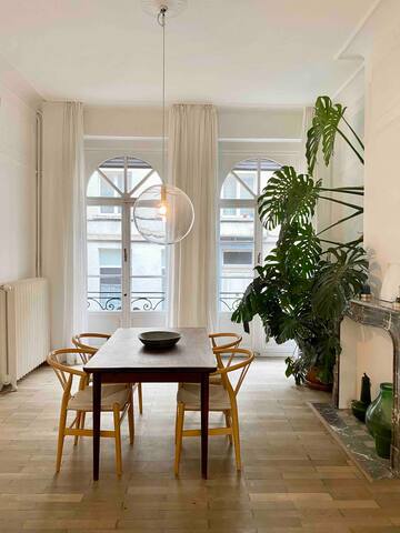 Historical manor house in Brussels with parking gallery image 5