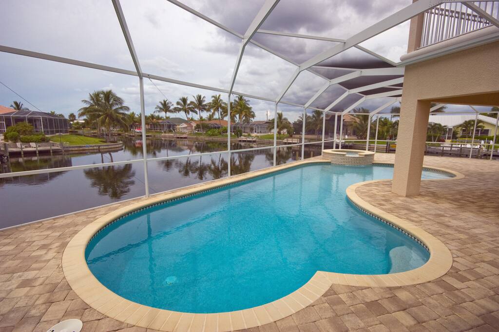 Pool / Whirlpool