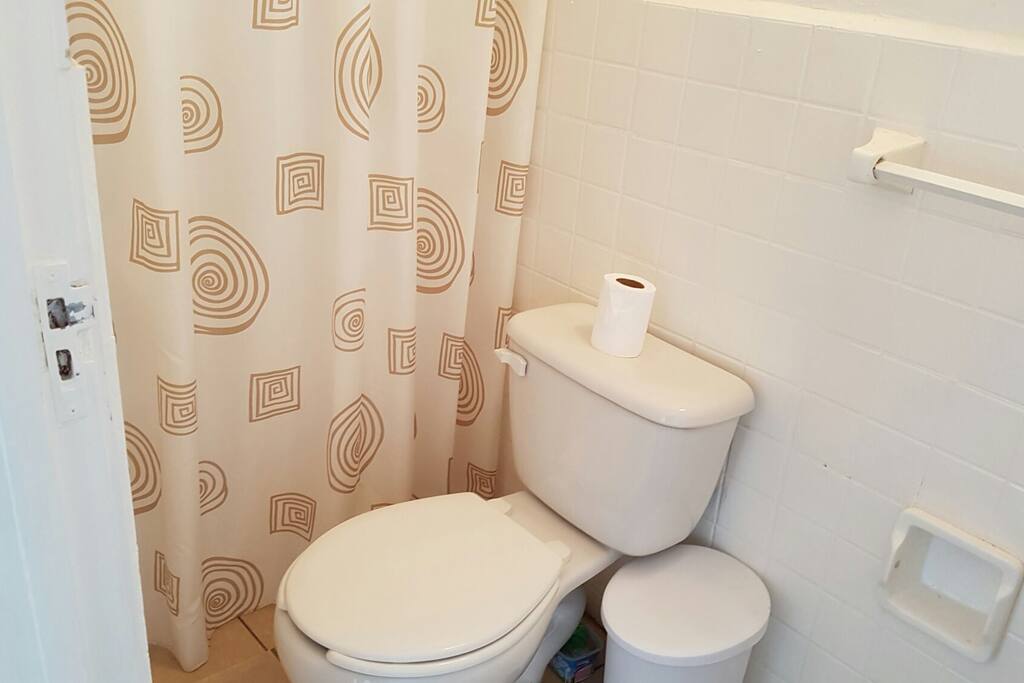 Baño con regadera Privado