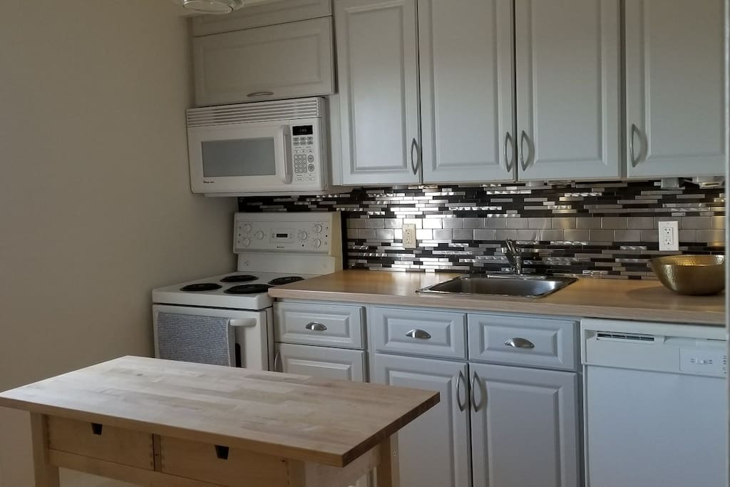 Kitchen (Photo 2)