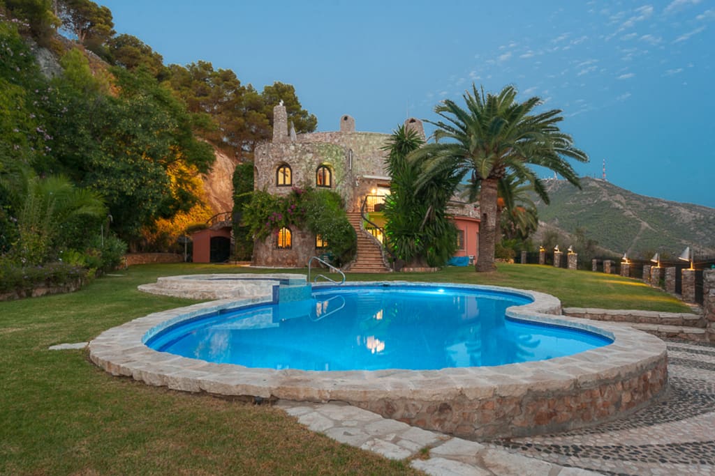 Pool with small splash pool