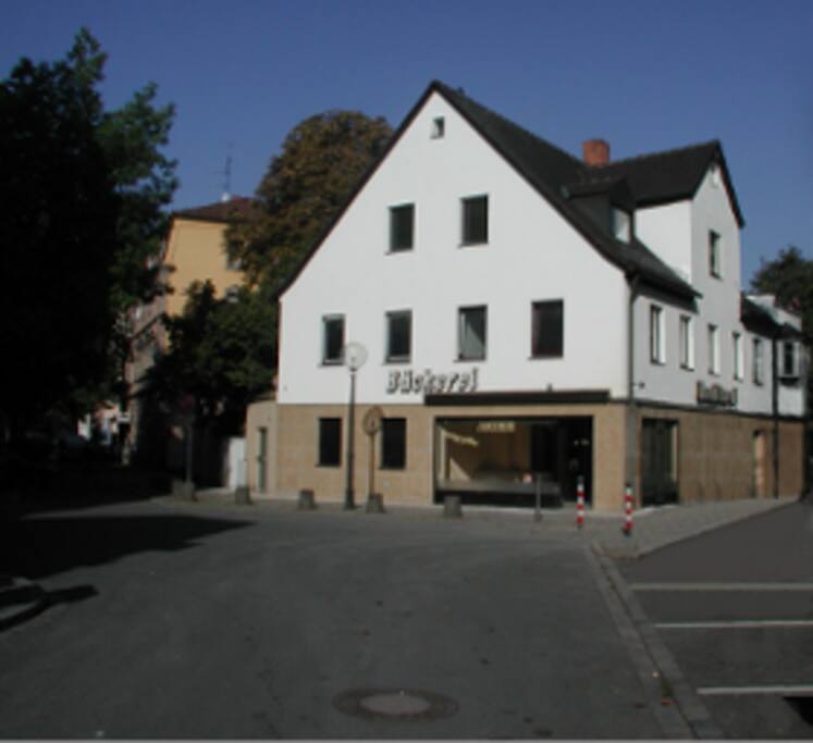 Das Haus gleich nach der Einfahrt in die Grünstraße.