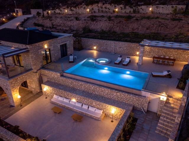 Heated pool★Jacuzzi indoor&outdoor★Sauna★Falasarna gallery image 2