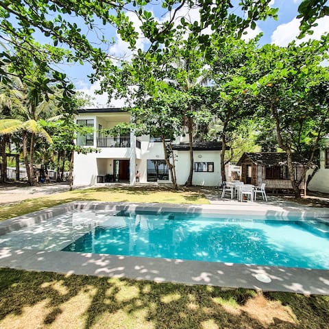 Carangal Beach House, Private Beachfront Home