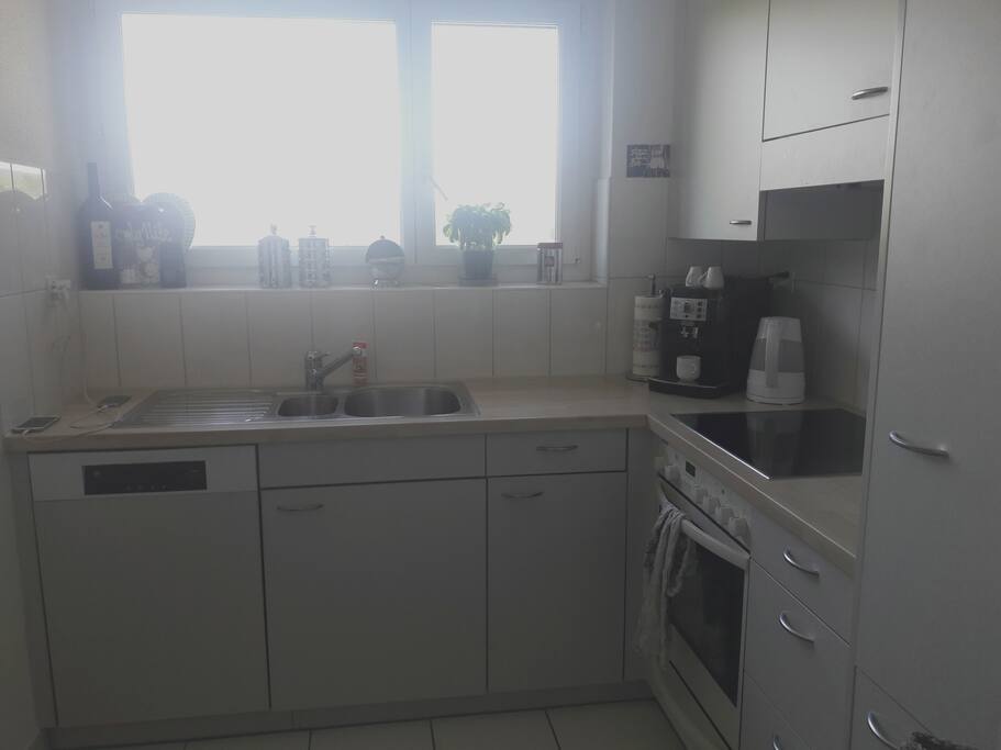 Bright kitchen - full Access for the guest