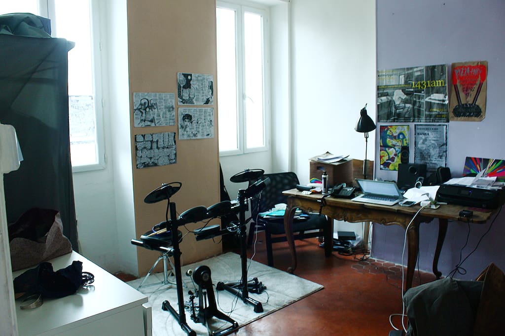 ...salon bureau (la batterie ne sera plus là)...
