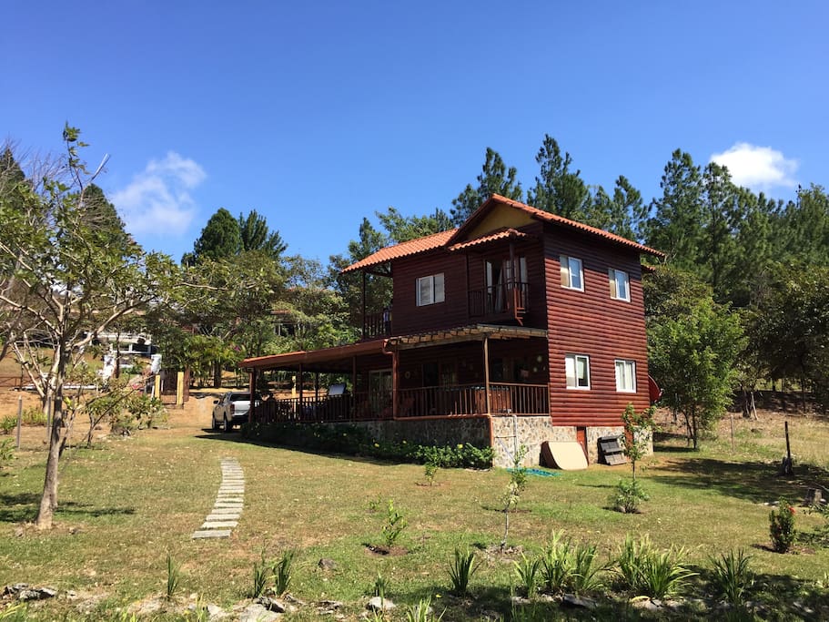 2 stories wooden cabin in Altos del Maria