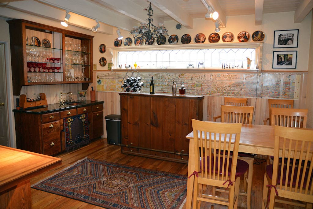 Kitchen Bar Area