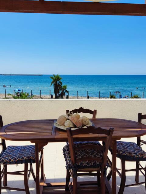 Sea view studio apartment