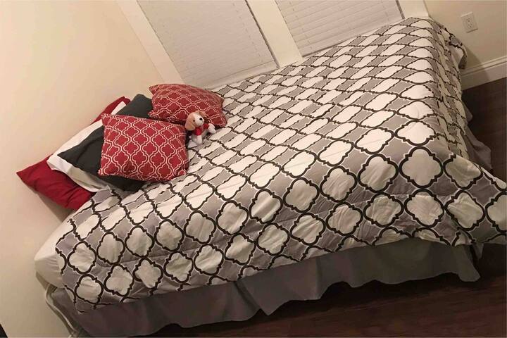 Comfortable Private Bed/Bath in Downtown San Jose