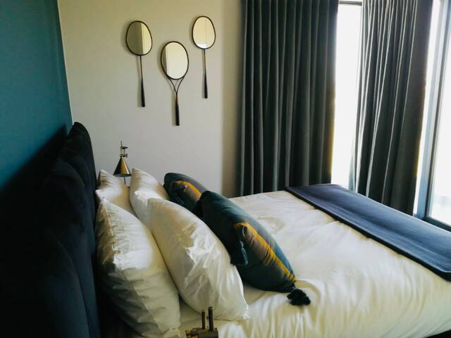 Rose Gold @The Winchester gallery image 5