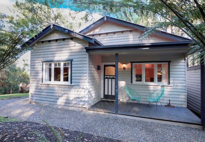 Wildflower Cottage in the Valley