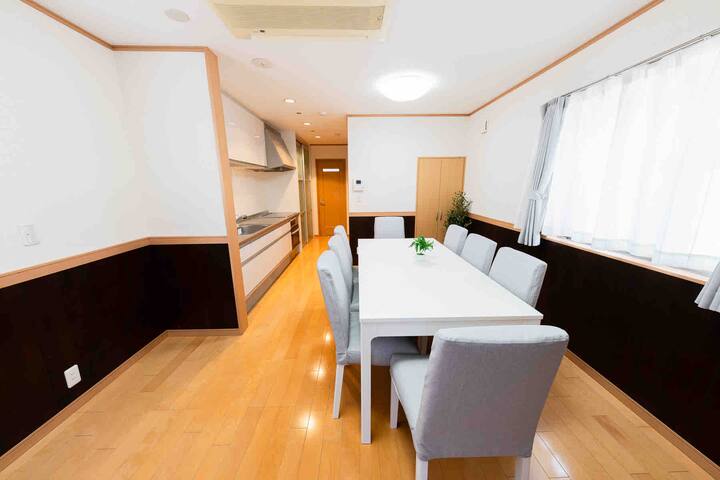 【マンスリー用】新宿徒歩圏内！100平米のモダン戸建てで贅沢な東京ステイ gallery image 4