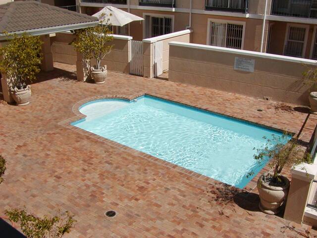 Sutton Place 37 gallery image 2