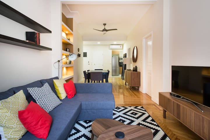 Athena’s Nest- *best Location* A/C +HEAT!