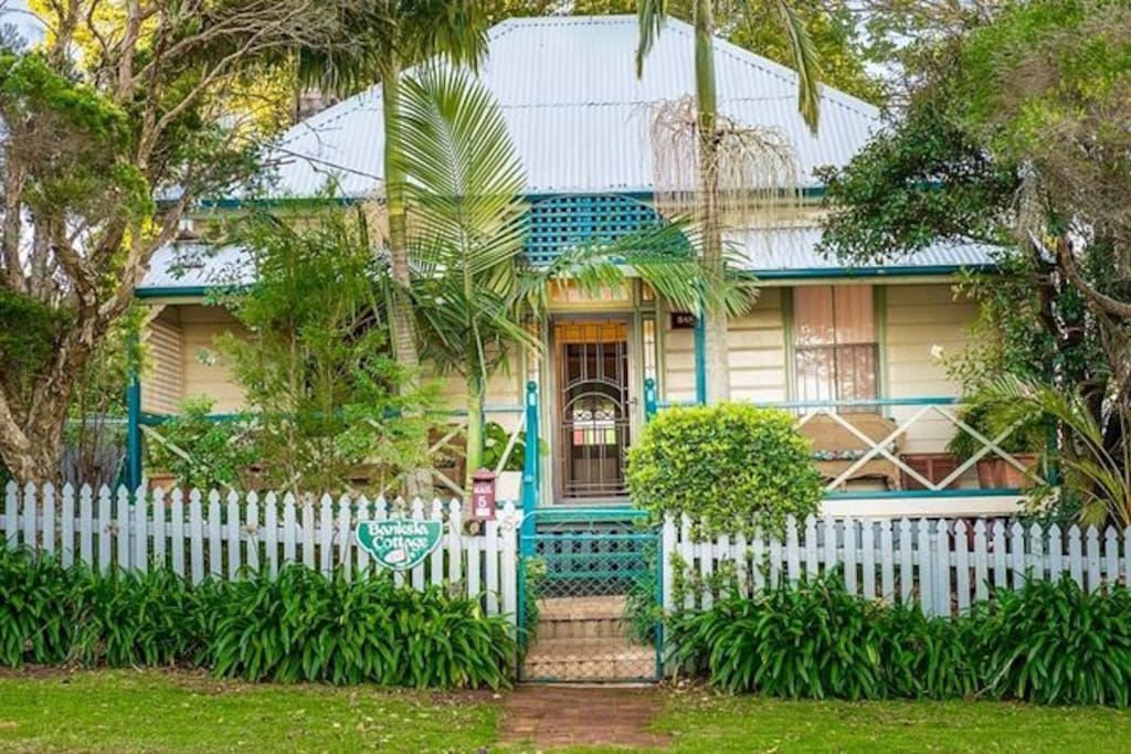 Banksia Cottage Toowoomba Pet Friendly Getaway! Houses for Rent in