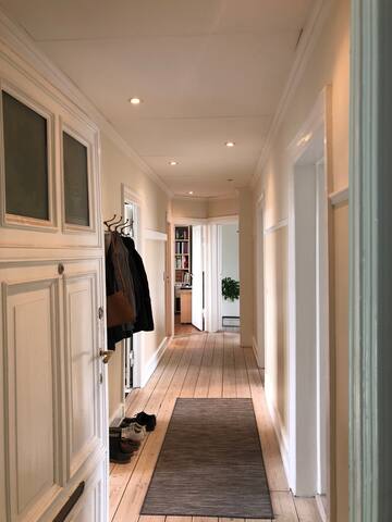 131 m2 – Ideal for a family – 3 min from the Metro gallery image 3