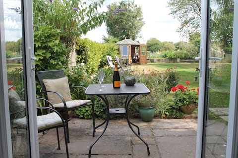 Successful Airbnb property: The Lodge at Cherrytree cottage in New Forest
