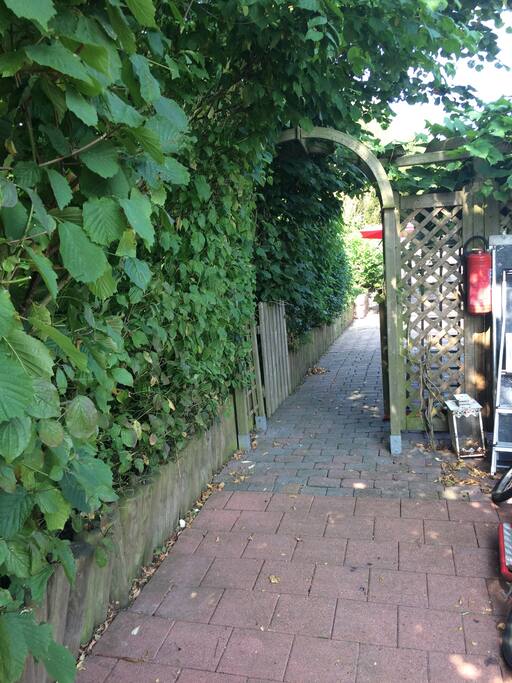 separater Eingang vom Parkplatz