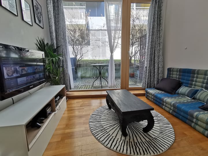 Helles Zimmer Mit Galerie In Zentraler Lage - Innsbruck