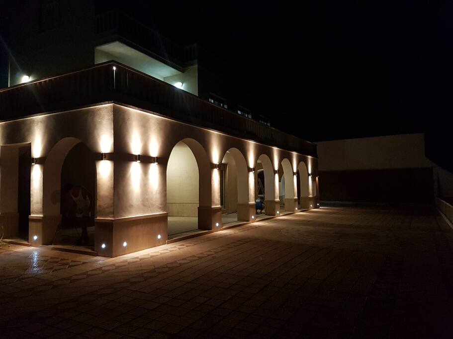 villa di notte