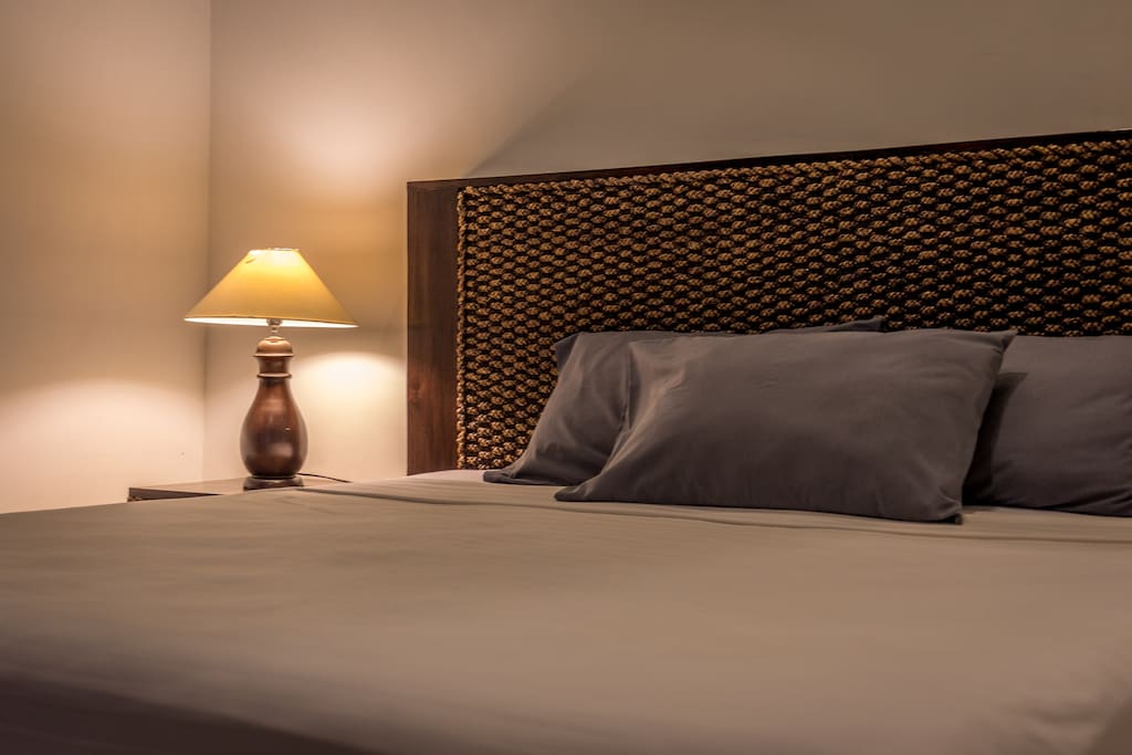 Queen bed with en-suite.
