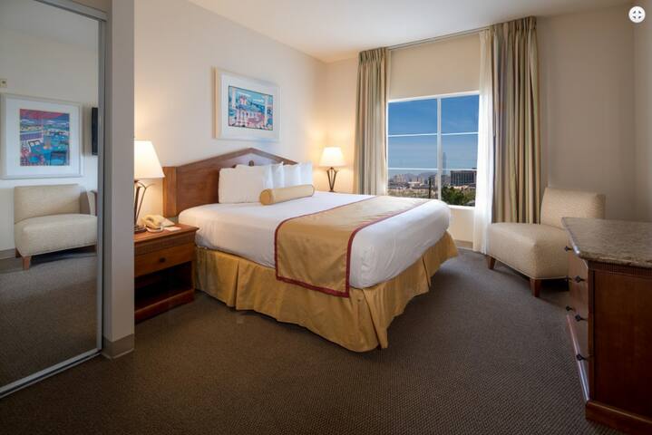 Premium Vegas Resort 2 BR, Balcony, Pool, Fitness gallery image 4