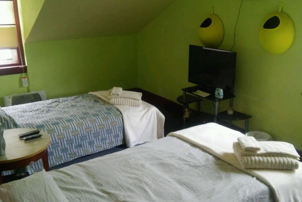 3rd floor twin room