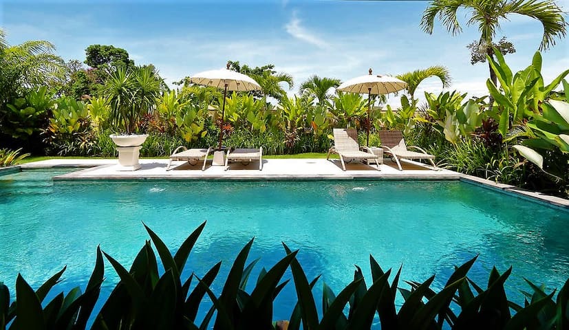 Seminyak:Your Luxury Bali Haven Stay walk to beach