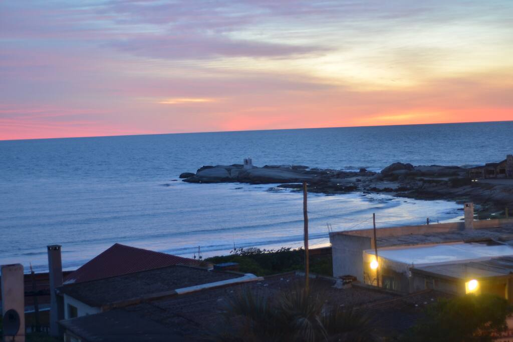 vistas desde la terraza, amanciendo en punta del diablo
