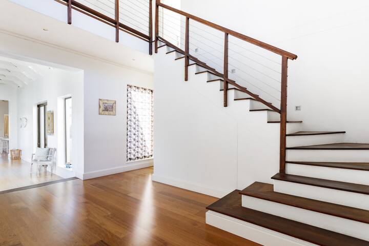 Lakeside Villa with Private Pool & Stunning Views gallery image 2