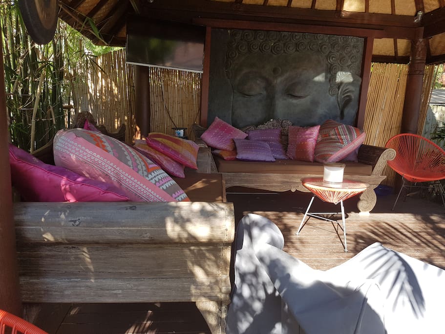 Outdoor Relaxing Area, overlooks the Hot Tub