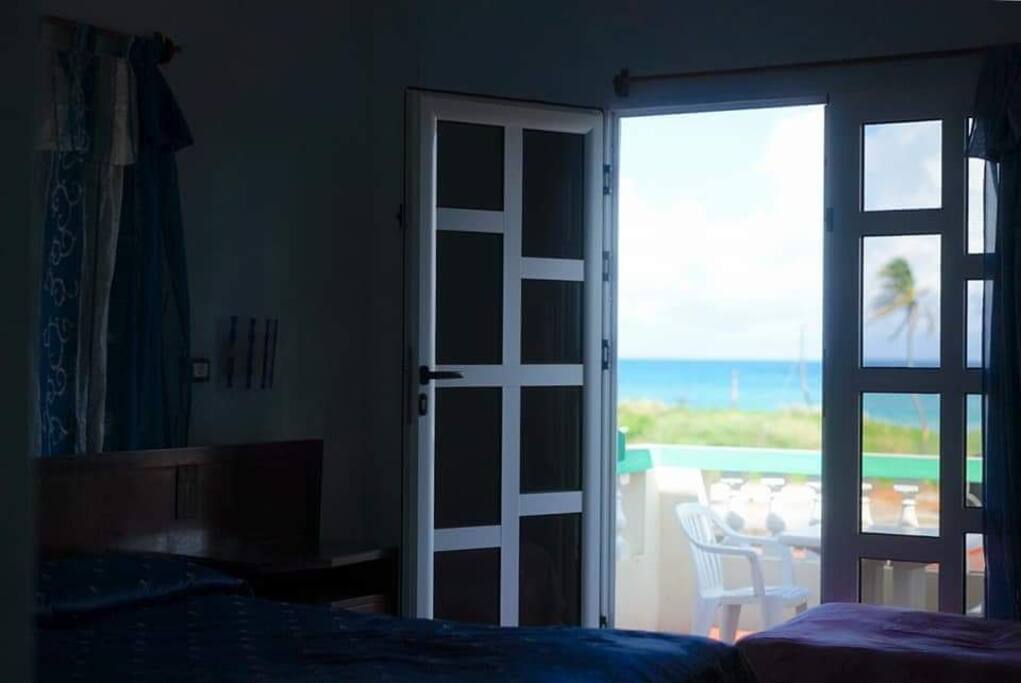 Habitación Privada 2 con terraza vista frente al mar
