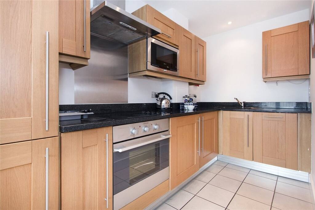 Kitchen with full appliances