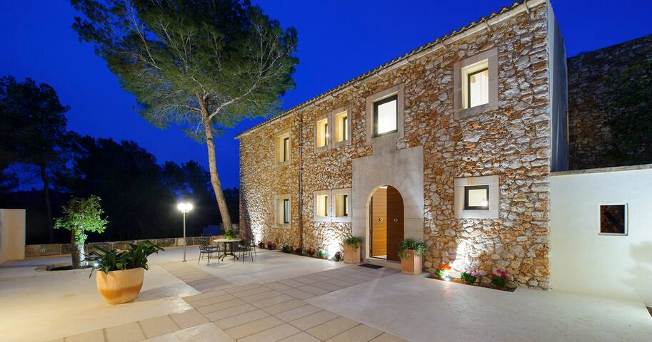 Villa Pins, una villa con encato gallery image 5