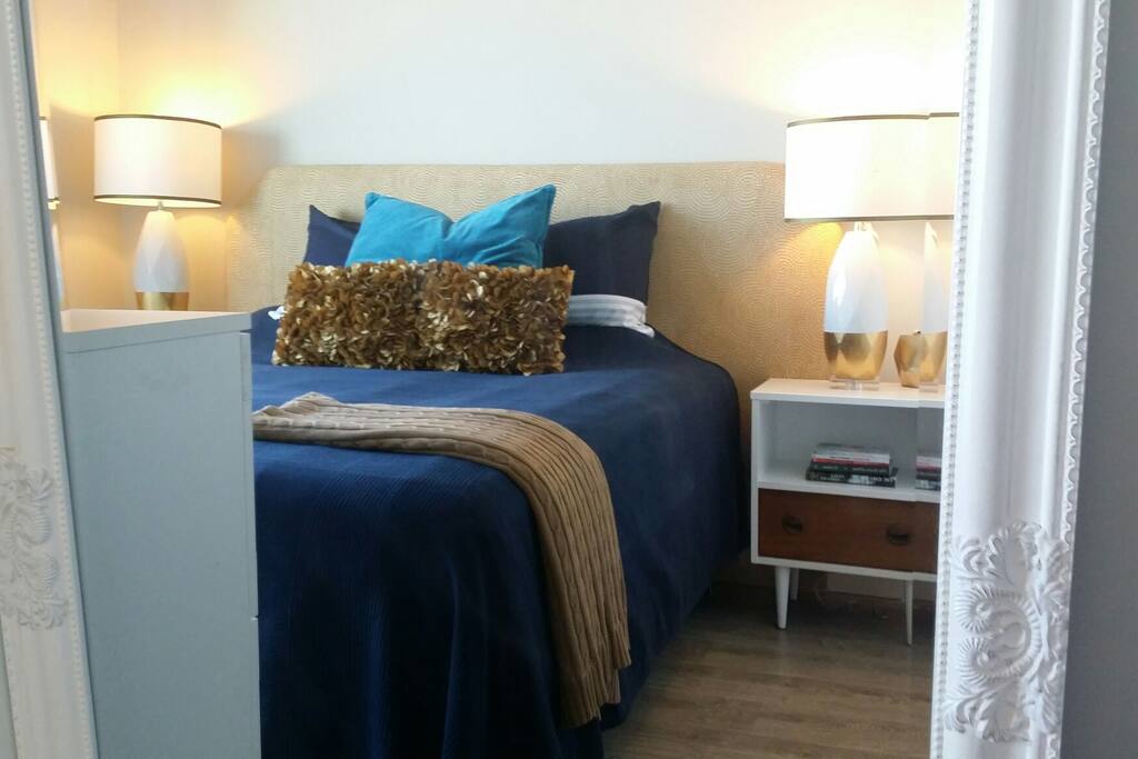 bedroom.